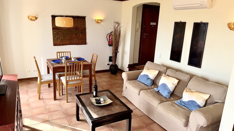 Charming Apartment Near Atlantic Ocean