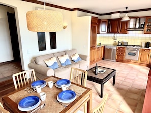 House | Living room - Charming Apartment Near Atlantic Ocean (Lagoa)