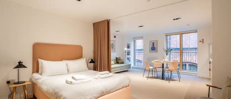 1 bedroom, iron/ironing board, Internet