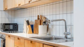 Microwave, oven, stovetop, dishwasher