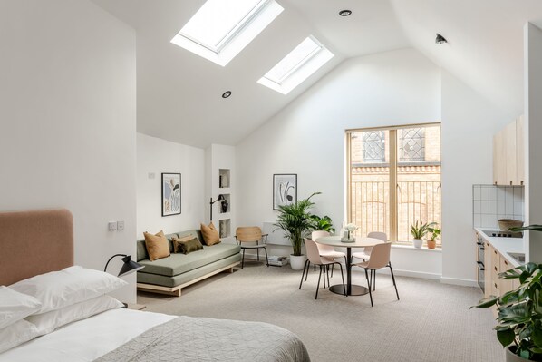 1 chambre, fer et planche à repasser, accès Internet