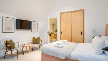 1 bedroom, iron/ironing board, internet