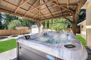 Bañera de hidromasaje exterior