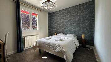 5 chambres, fer et planche Ă repasser, Wi-Fi, draps fournis