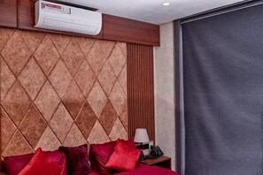 In-room safe, desk, laptop workspace, blackout curtains