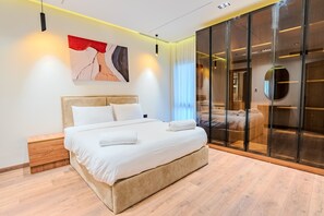 2 室のベッドルーム、アイロン / アイロン台、WiFi、ベッドシーツ
