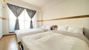 10Units 20Beds/TsutenkakuTower-Namba Room | Desk, laptop workspace, free WiFi, bed sheets