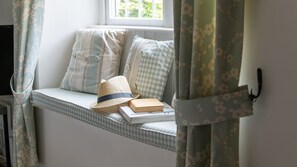 Interior - Murray's Cottage - sleeps 5 guests  in 3 bedrooms (Bourton-on-the-Water)