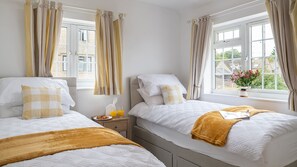 3 chambres, fer et planche à repasser, lit parapluie, Wi-Fi gratuit