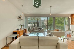 TV, stereo, offices