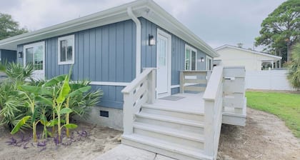 Bright & airy 2BR, 2BA beach retreat A