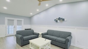 Living area - Bright 2BR/2BA retreat minutes from the ocean! (B) (North Myrtle Beach)