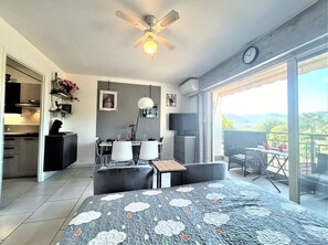 Strykejern/-brett og internettilgang