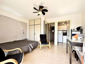 Bügeleisen/Bügelbrett, Internetzugang