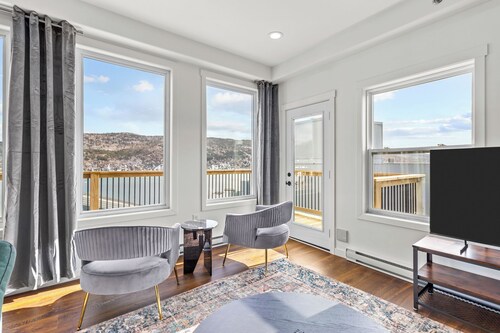 Duckworth 2 Kings Penthouse Harbour Vws