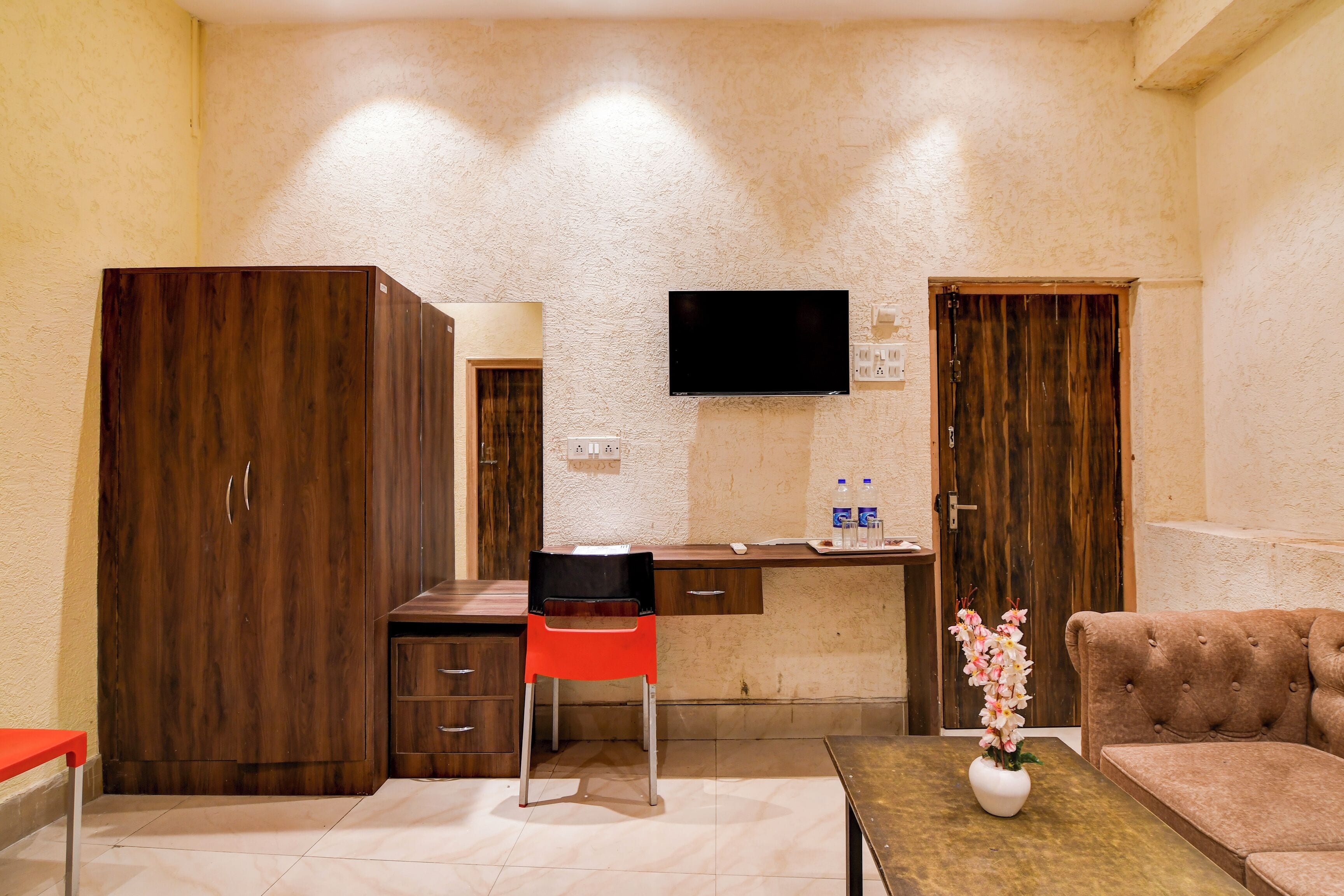 Family Room | Room amenity