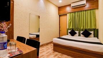 Family Room | Room amenity