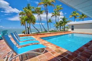 A heated pool - *NEW!*Paradise Point~VIEWS!~Open Water~Dock~Pool! (Marathon)