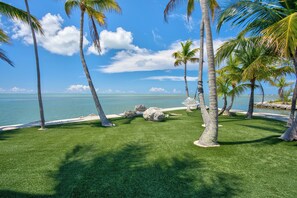 Property grounds - *NEW!*Paradise Point~VIEWS!~Open Water~Dock~Pool! (Marathon)