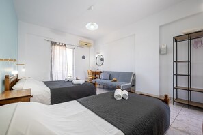 Basic Studio, Balcony, Garden View | In-room safe, free WiFi - Palm Studios (Zakynthos)