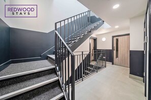 Interior - Stunning Flat, Hi-Speed WiFi, 55 Inch 4K TV (Hampshire)