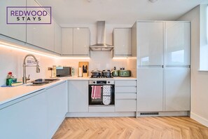 Fridge, microwave, oven, stovetop