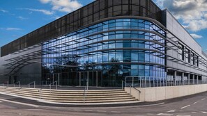 Exterior - Penthouse | FREE Parking | Hi-Speed WiFi | Balcony (Farnborough)