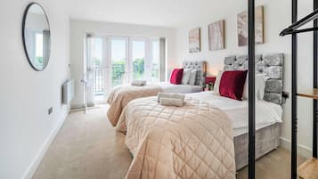2 bedrooms, desk, iron/ironing board, travel cot