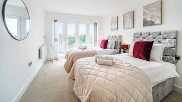 2 bedrooms, desk, iron/ironing board, travel cot