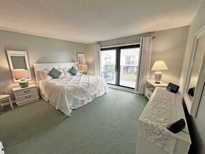 2 Schlafzimmer, Schreibtisch, Bügeleisen/Bügelbrett, kostenloses WLAN