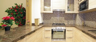 Silk Valley - Luxury 1B with pool access