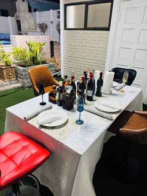 Outdoor dining