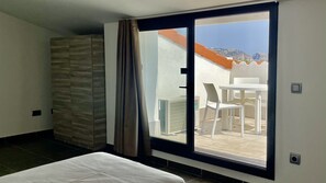 3 bedrooms, bed sheets