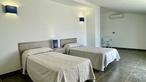 3 bedrooms, bed sheets