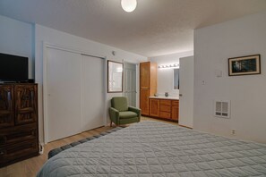 2 Schlafzimmer, Schreibtisch, kostenloses WLAN, Bettwäsche