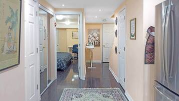 1 chambre, fer et planche Ă repasser, Wi-Fi, draps fournis