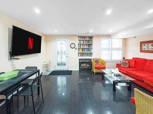 Private Walk Out Garden Apartment With Patio