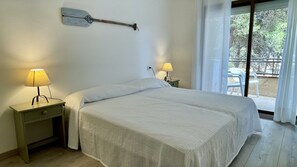 2 habitaciones, tabla de planchar con plancha y wifi gratis 