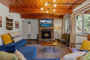 TV, fireplace, books, offices - Navigate Stays Hot Tub Nights & Cozy Fire Vibes (Big Bear)