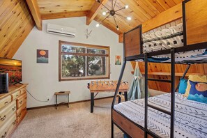 2 bedrooms, iron/ironing board, travel cot, WiFi