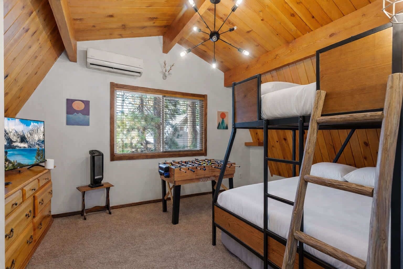 2 bedrooms, iron/ironing board, travel cot, WiFi