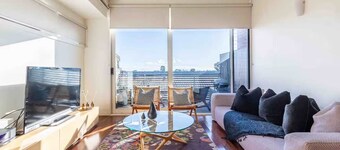 Gorgeous Geelong West Apartment - 2BR, 2Bath