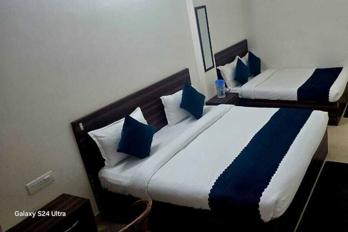 Classic Quadruple Room, City View