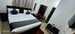 Deluxe Double Room, City View | Free WiFi, bed sheets