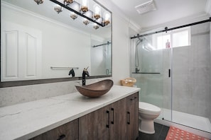 Towels, soap, toilet paper