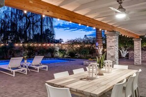 Outdoor dining