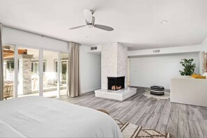 Desk, iron/ironing board, travel crib, WiFi - FREE Heated Pool! 5 Bedroom Oasis with Game Room! (Scottsdale)
