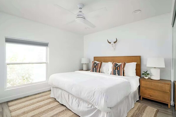 5 bedrooms, desk, iron/ironing board, travel cot
