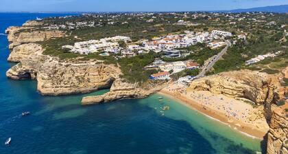 Apartment Near Praia do Carvalho Beach