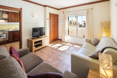 Apartment Near Praia do Carvalho Beach